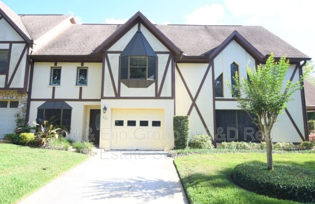 637 Victoria Square Lane - 637 Victoria Square Lane, Lakeland Highlands, FL 33813