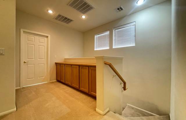 3 Bedroom 2 1/2 Bath Home - Kitchen w/Granite Countertops  Full Appliances photos photos