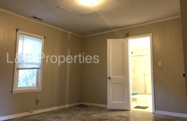 208 South Oriental Avenue Gallery 3