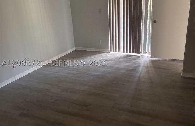 2590 Carambola Cir N Gallery 3