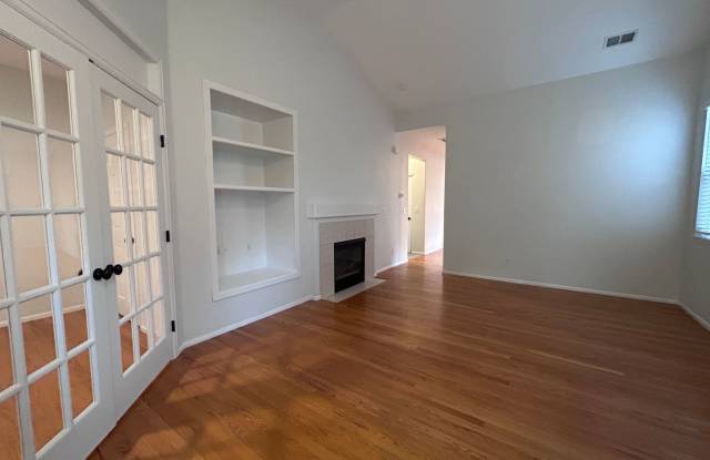 $0 DEPOSIT OPTION. TWO BED/2BATH WITH OFFICE NEAR CHATFIELD STATE PARK! Gallery 4