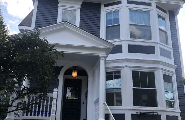 32 Lincoln Street Gallery 1