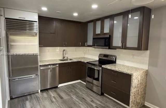 818 NE 8th St photos photos