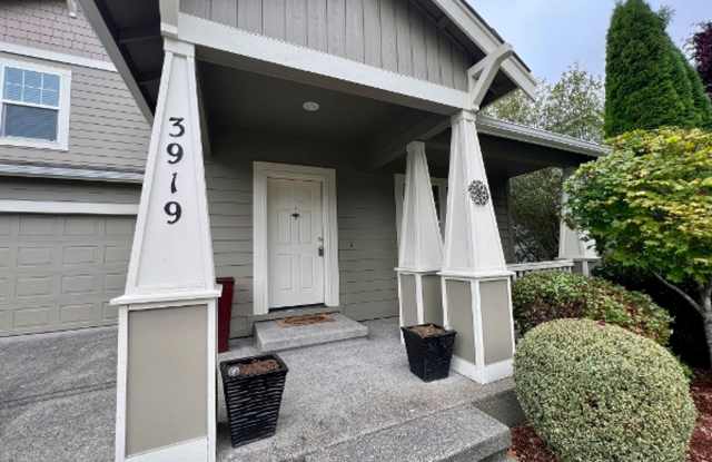 PENDING APPLICATIONS; Spacious 4 BD - Yard Maint. Included! Gallery 2
