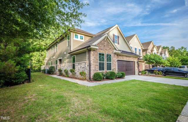 411 Alamosa Place Gallery 2