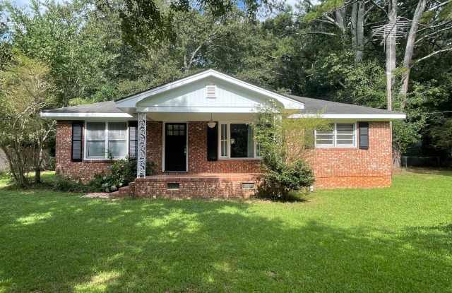 3 bedroom/ 2 bath home in Bogart! Gallery 1