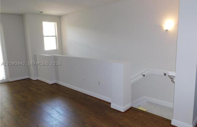 1338 SW 3rd Ct Gallery 3