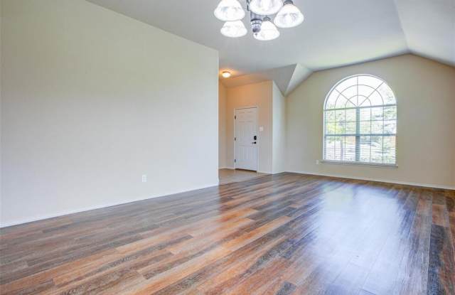 212 Linden Court Gallery 4