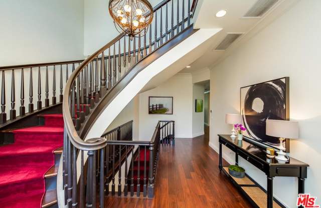 3806 VANTAGE Avenue Gallery 4