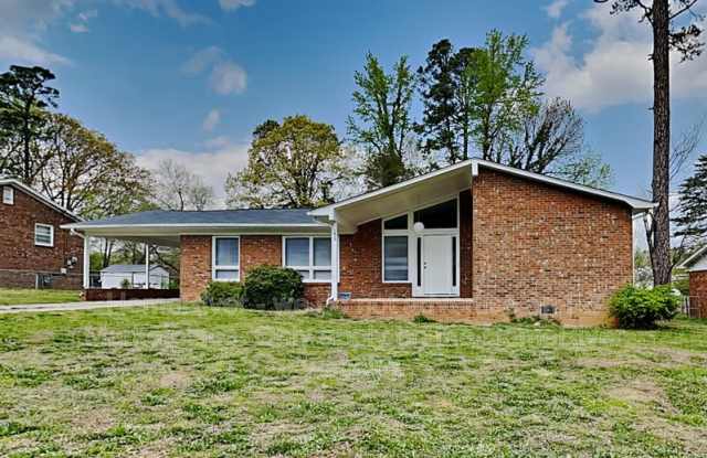1613 Seven Oaks Pl Gallery 1