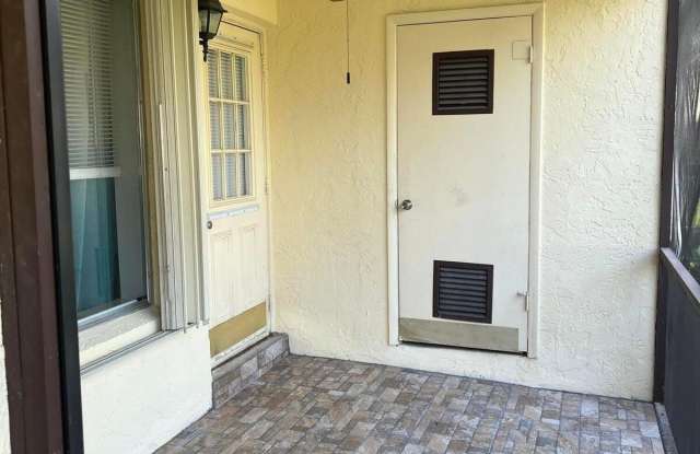 3560 Pine Tree Court Gallery 3