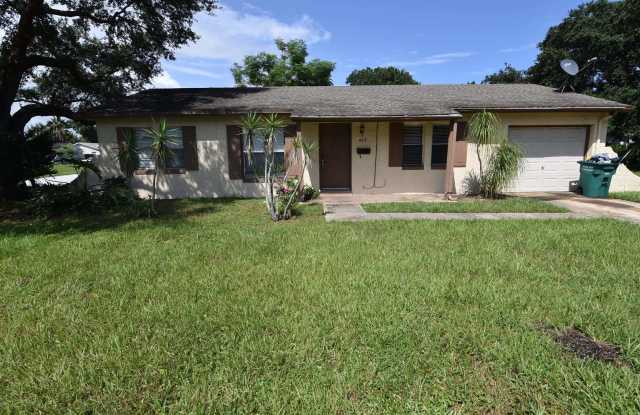 Super cute home in Longwood AVAILABLE JULY 1st! photos photos