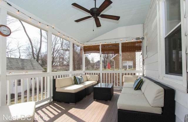 704 Fern Place NW Gallery 3