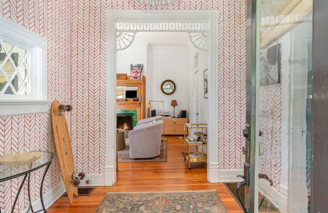 Sylvan Park Craftsman! Gallery 4