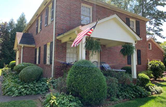 Beautiful Two Bedroom Duplex in Myers Park!! photos photos Beautiful Two Bedroom Duplex in Myers Park!! photos photos
