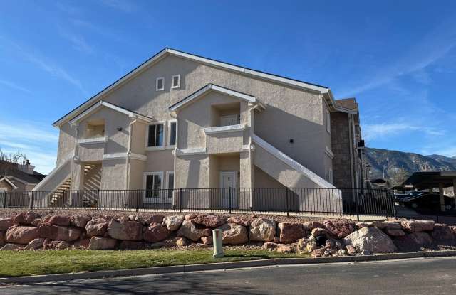 Charming 2-Bed, 2-Bath Condo Near Fort Carson Base! - 3875 Strawberry Field Grove, Colorado Springs, CO 80906