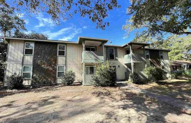 9489 Sunnehanna Blvd - 9489 Sunnehanna Boulevard, Ferry Pass, FL 32514