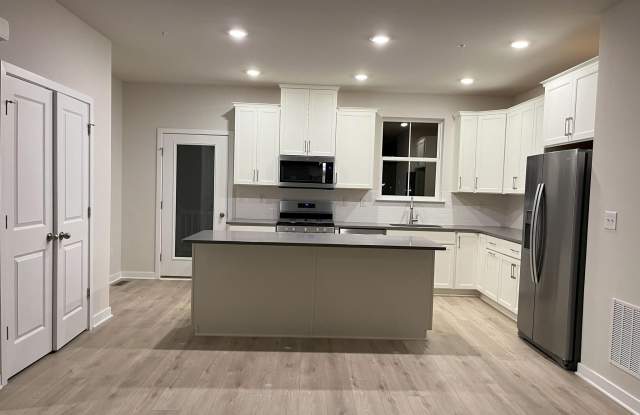106 CONTINENTAL WAY photos photos