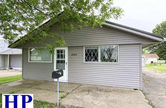 2004 11th Street, Charleston - 2004 11th Street, Charleston, IL 61920