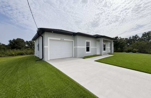 NEW CONSTRUCTION- Modern 3 Bed / 2 Bath Home in Lehigh Acres Gallery 3