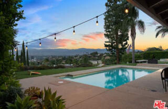 3235 Steven Drive Gallery 2