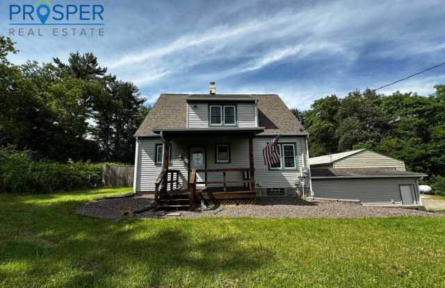 3 Bedroom Farmstyle House with 3 acres! photos photos