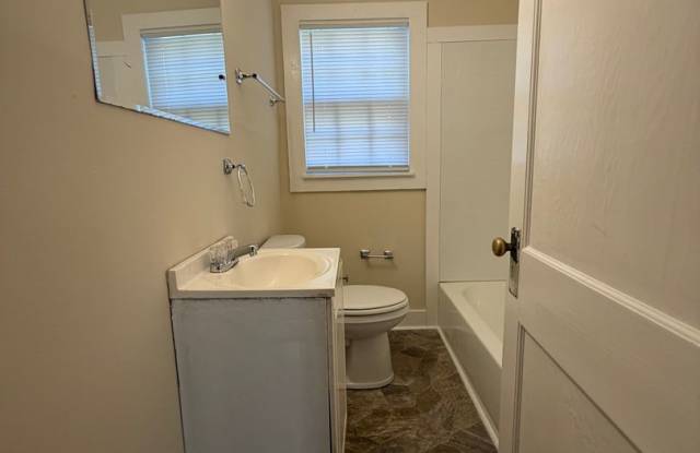 Updated Floor Plan- AVAILABLE NOW!!! VOUCHER APPROVED Gallery 4