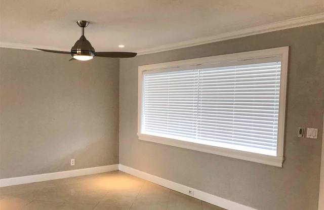 2100 N 31st Ct Gallery 3