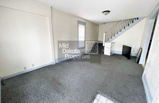 1019 W 4th- 3 bedroom house Gallery 3