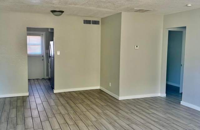 5241 N 17th Avenue Gallery 2