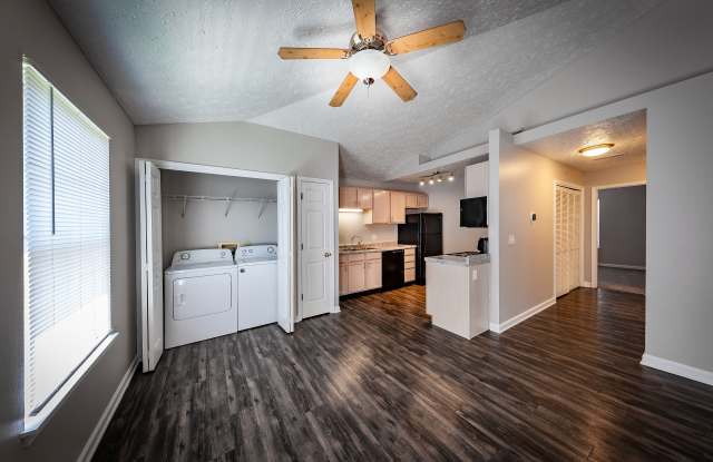 Cypress Square Apartments Gallery 2