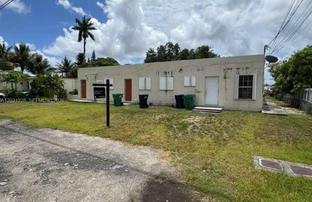 6842 SW 15th St photos photos