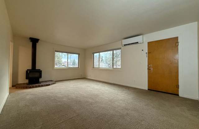 COZY 2 BEDROOM, 1 BATH SINGLE FAMILY HOME LOCATED IN SOUGHT AFTER ORCHARD DISTRICT photos photos