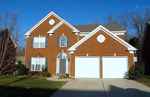 4Bed/2.5Bath in Brentwood, Lawn Care Included! photos photos