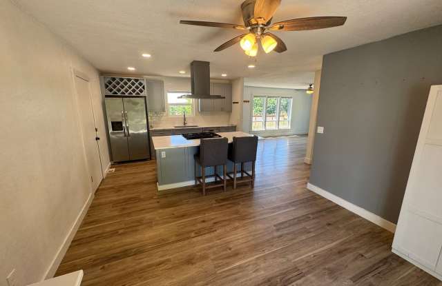 Charming Rural Retreat with Shop, Detached Office & Fenced Yard – Just Minutes from Town! Gallery 3