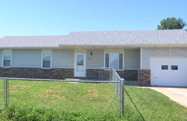 4 bed, 2 bath house! photos photos