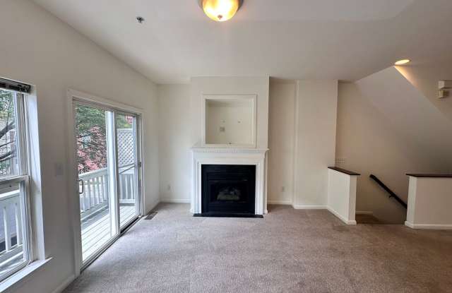 Capacious Cardozo 3BR/2.5BA Townhome with a Deck and Private Parking Gallery 4