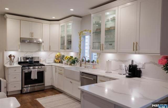 33 Claremont photos photos