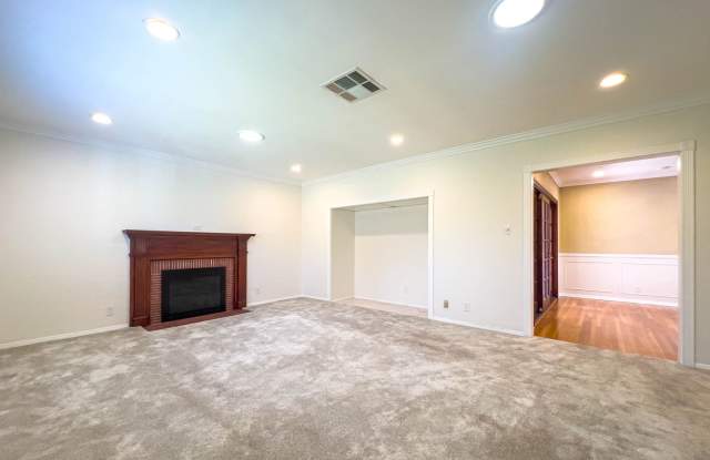 Spacious 3BR Home with Bonus Room! Gallery 3