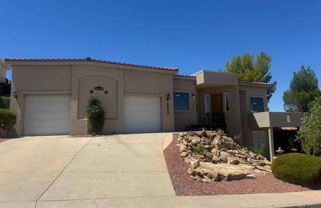 Beautiful 3 bed 2 bath Home! VIEWS VIEWS VIEWS!! photos photos
