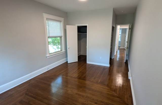 Spacious! 4-Bed and 2-Full Bath Unit with Bonus Room, Garage, Large Backyard Gallery 4