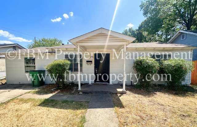 1506 Ferris St - Cozy 3 Bedroom, 1 Bathroom Home in Waxahachie, TX! - 1506 Ferris Avenue, Waxahachie, TX 75165