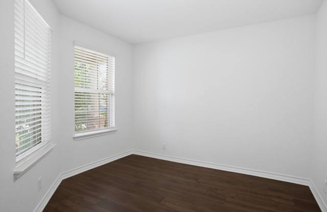 14251 Geyserite Gallery 3