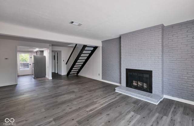1352 Tishman Lane Gallery 3