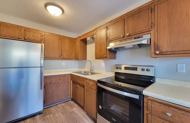204 18th Street Southwest - 5 photos photos