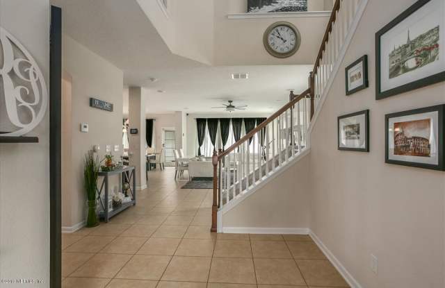 661 HOWLAND DR Gallery 4