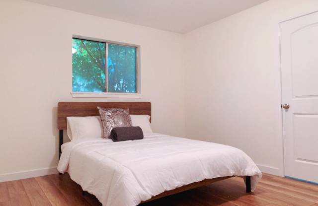 2212 Metcalfe Road #A Gallery 2