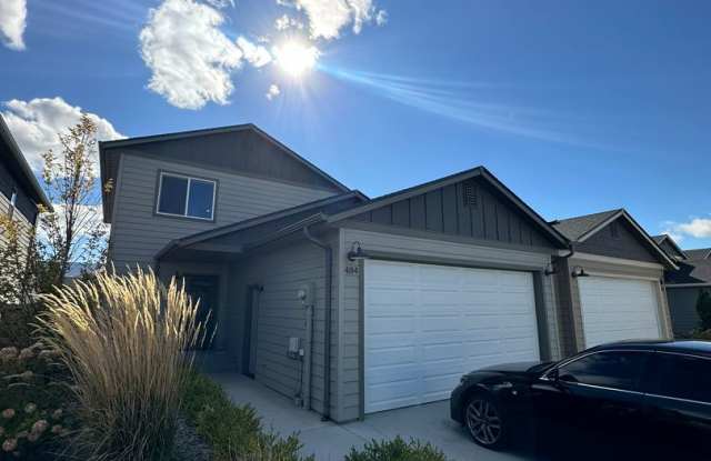 Amazing 3 Bedroom 2.5 Bath Duplex! photos photos