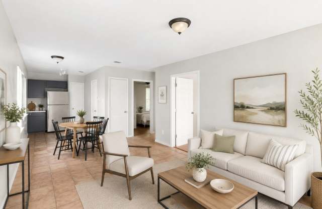 7579 Windsor Oaks Gallery 1