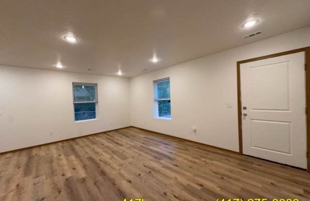 2618 N Pierce Ave Gallery 4